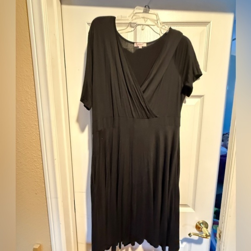 Ahlaray Black Short Sleeve Faux Wrap Dress 2X plus size Fit & Flare stretchy hem
